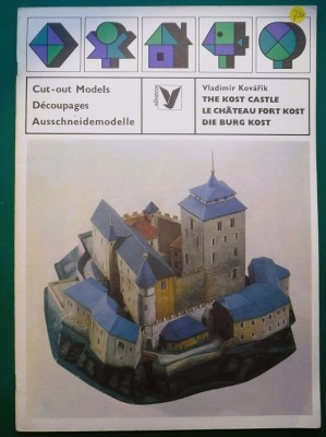 Der Modellbaubogen der Tschechischen Burg Kost vom Albatros Verlag stammt aus dem Jahr 1978 . Es gibt keine Maßstabsangabe .